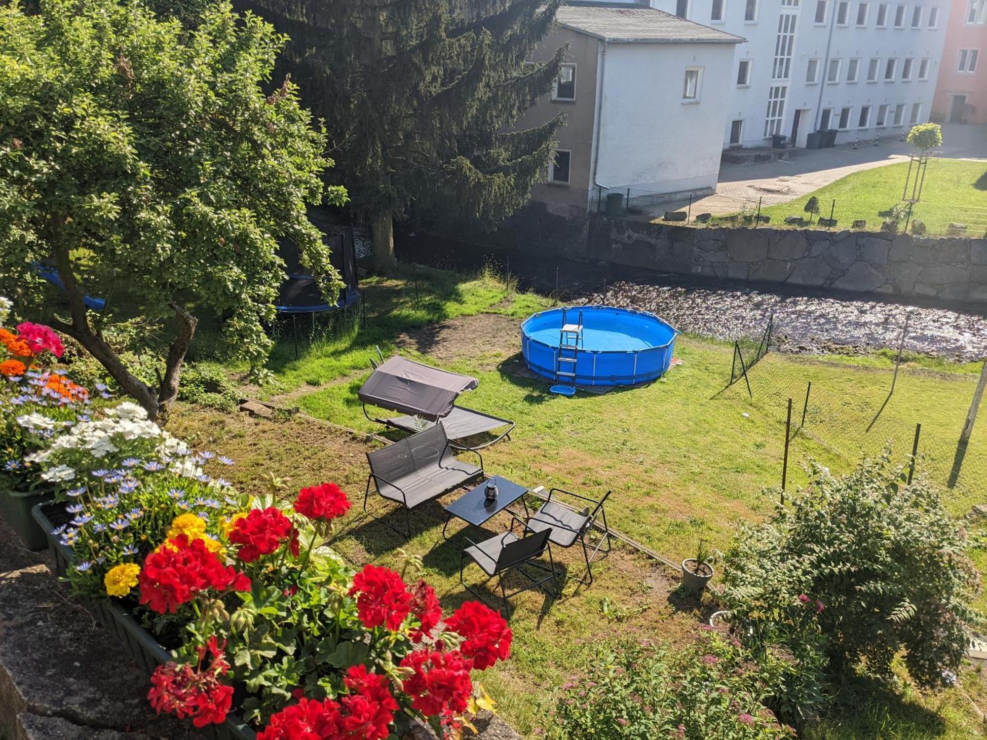 F2 - Urlaubsmagie Sauna, Whirlpool, Pool & Garten Зебниц Экстерьер фото