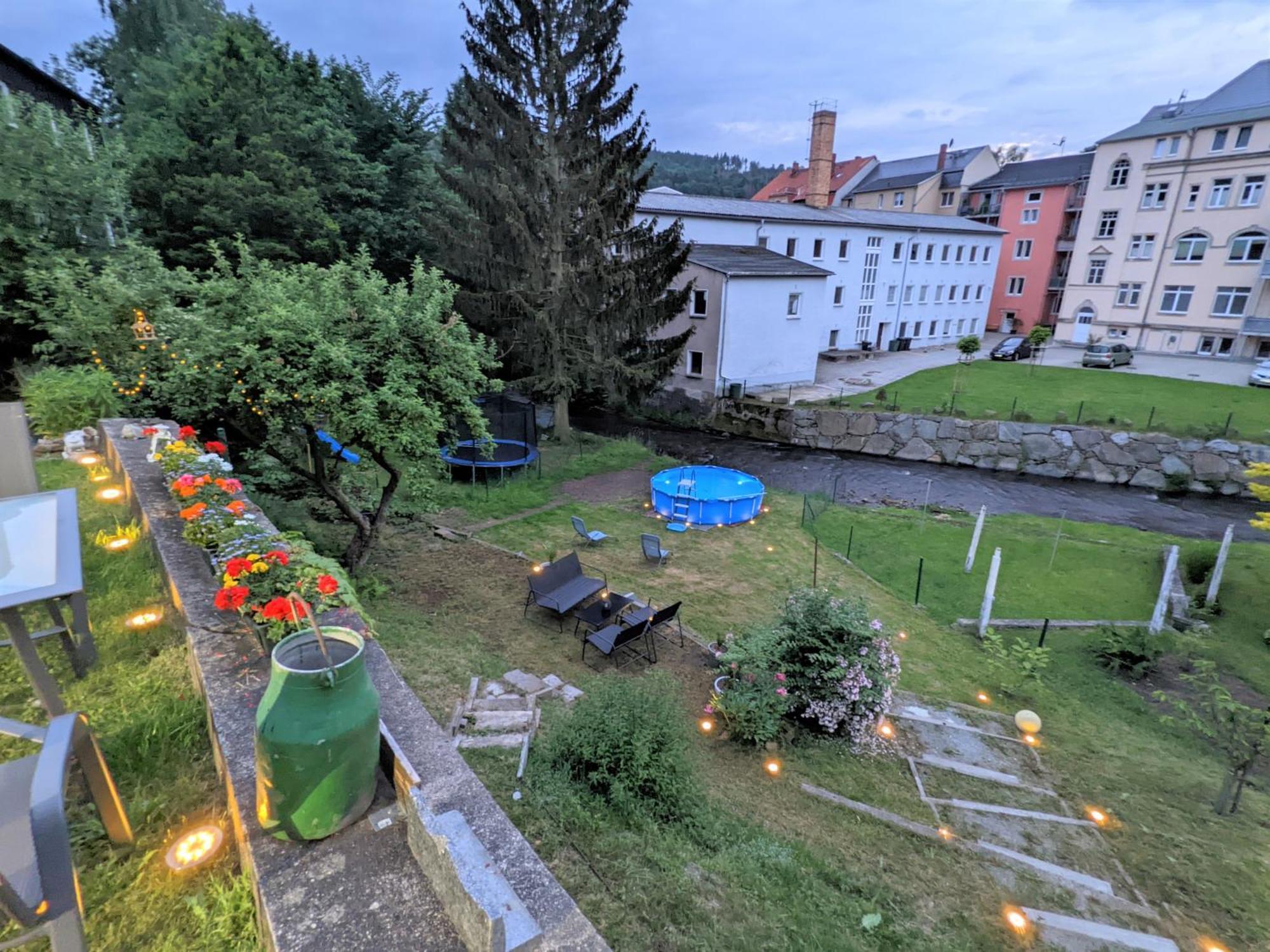 F2 - Urlaubsmagie Sauna, Whirlpool, Pool & Garten Зебниц Экстерьер фото